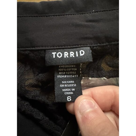 Torrid Top Women 6 Black Pullover Floral Lace Clip Chiffon Flowy Lightweight NWT - Picture 3 of 15